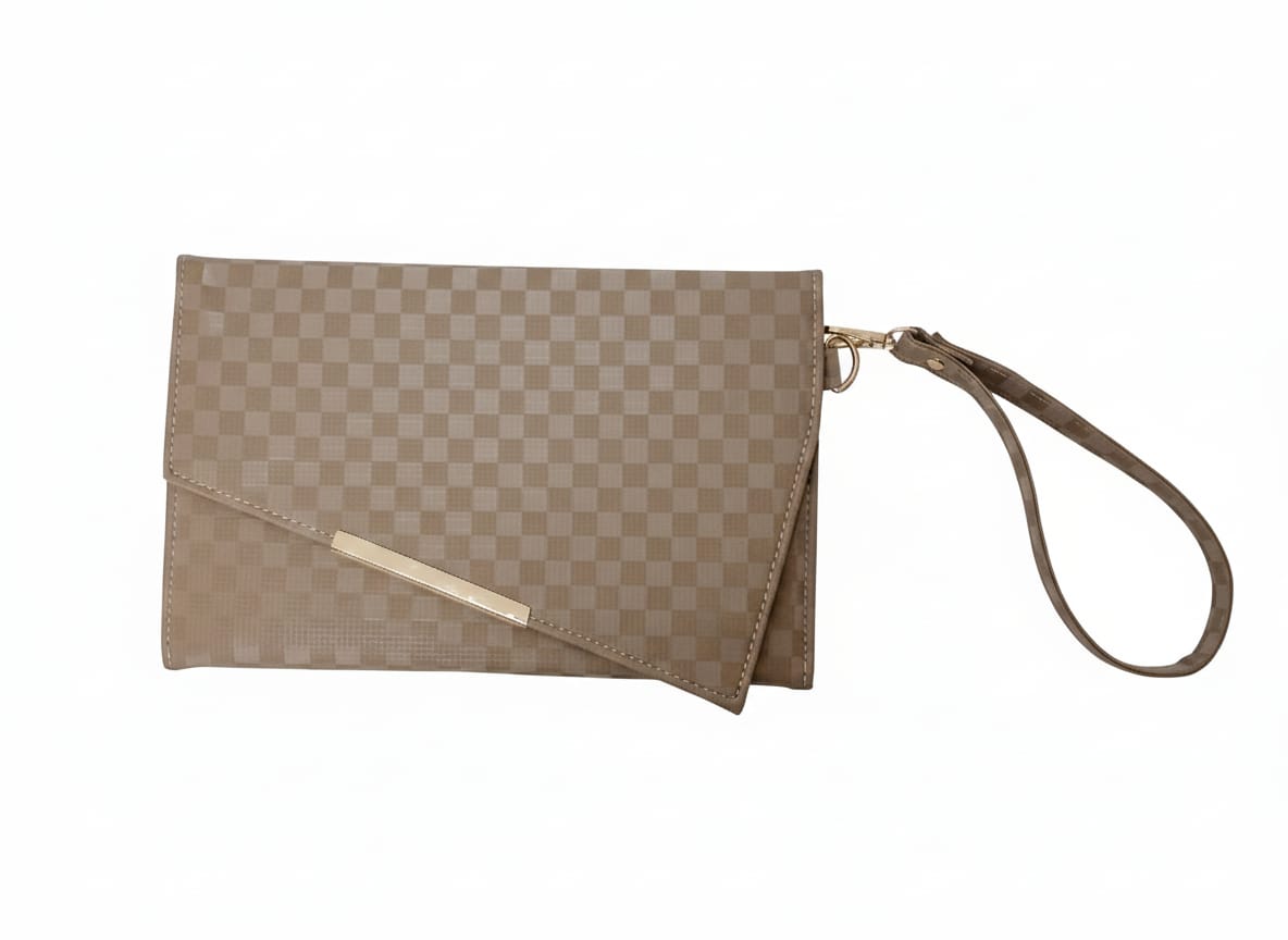 To-Go Clutch in Cafe Satin