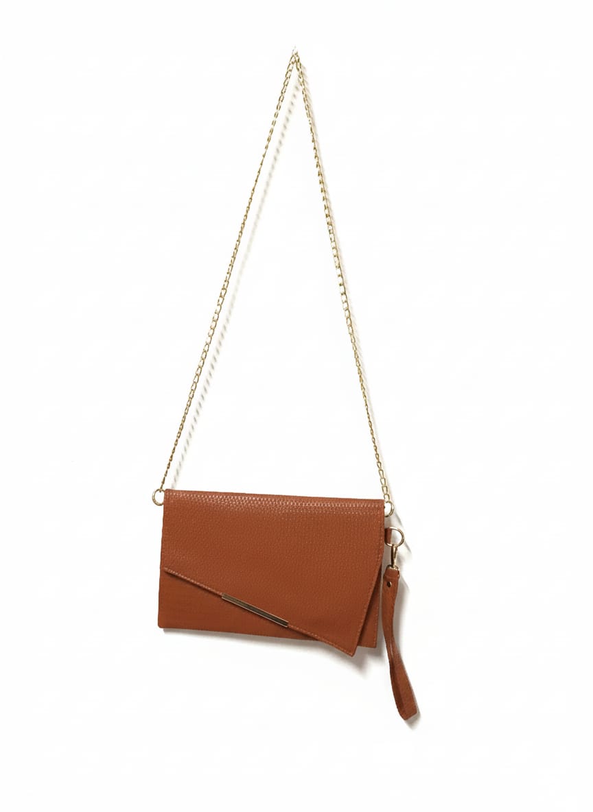 To-Go Clutch in Brown