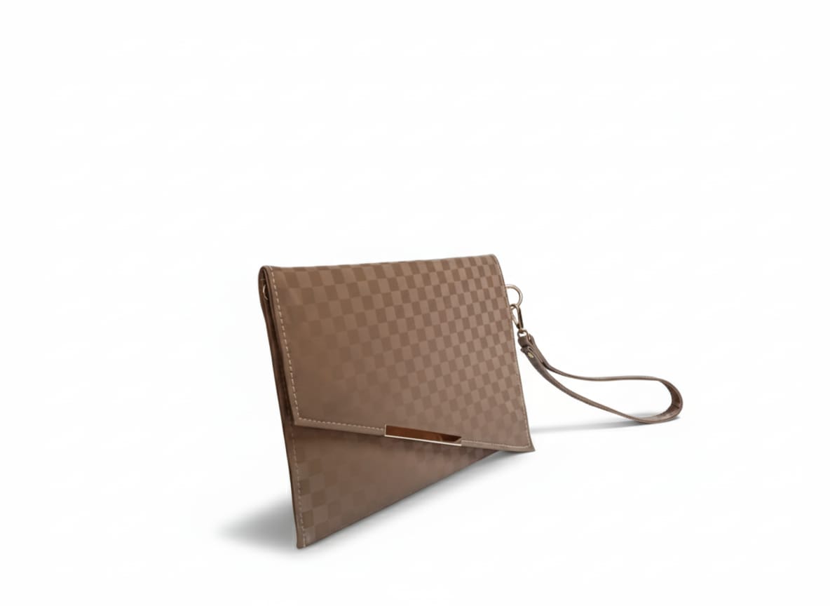 To-Go Clutch in Cafe Satin